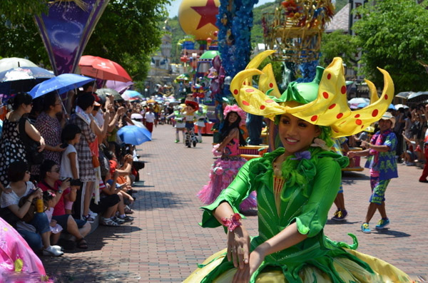 Hong Kong Disneyland Tourists